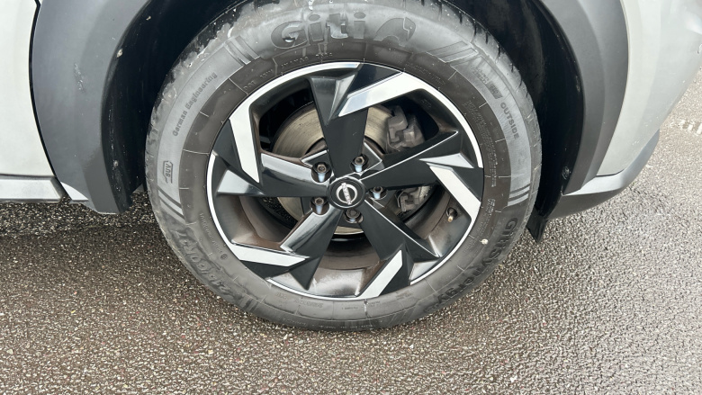 Nissan Juke 1.0 DiG-T 114 N-Connecta 5dr Petrol Hatchback